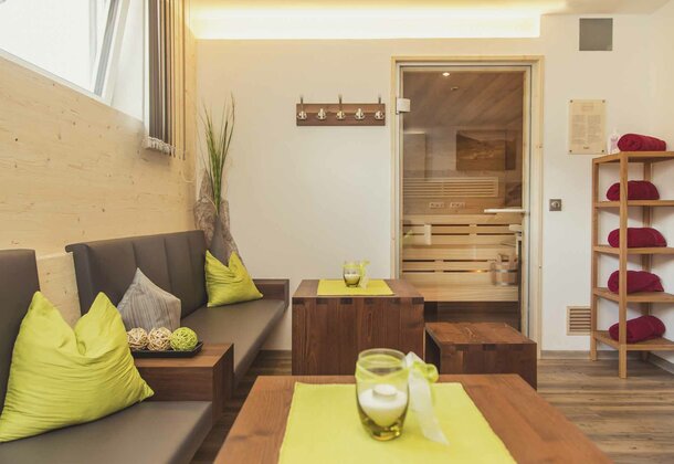 Vitalbereich mit Saunen und Ruheraum Vitalbereich im Hotel Hohe Burg in Trins mit Saunen und Ruheraum